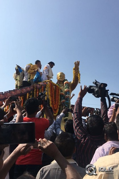 Gautamiputra-Satakarni-Team-at-Karimnagar